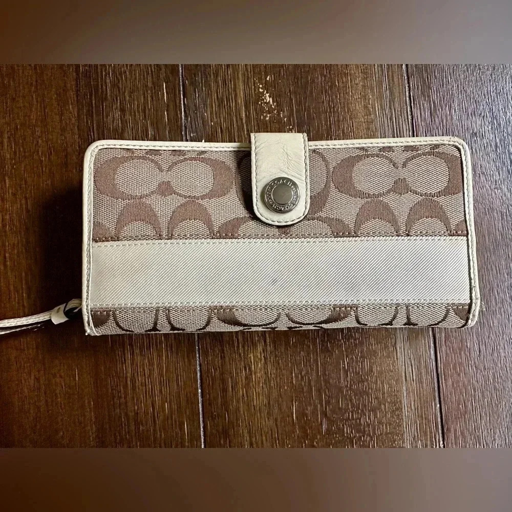 Coach signature logo wallet